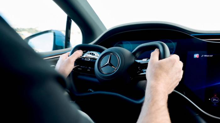 Ανανεωμένη Mercedes EQS: Με τιμόνι yoke και τεχνολογία steer-by-wire